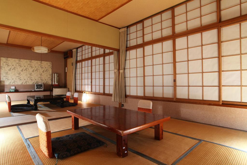 Hatsunoyu Yamanouchi  Zimmer foto