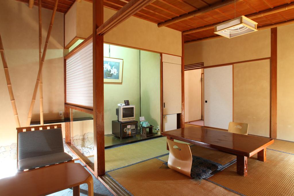 Hatsunoyu Yamanouchi  Zimmer foto